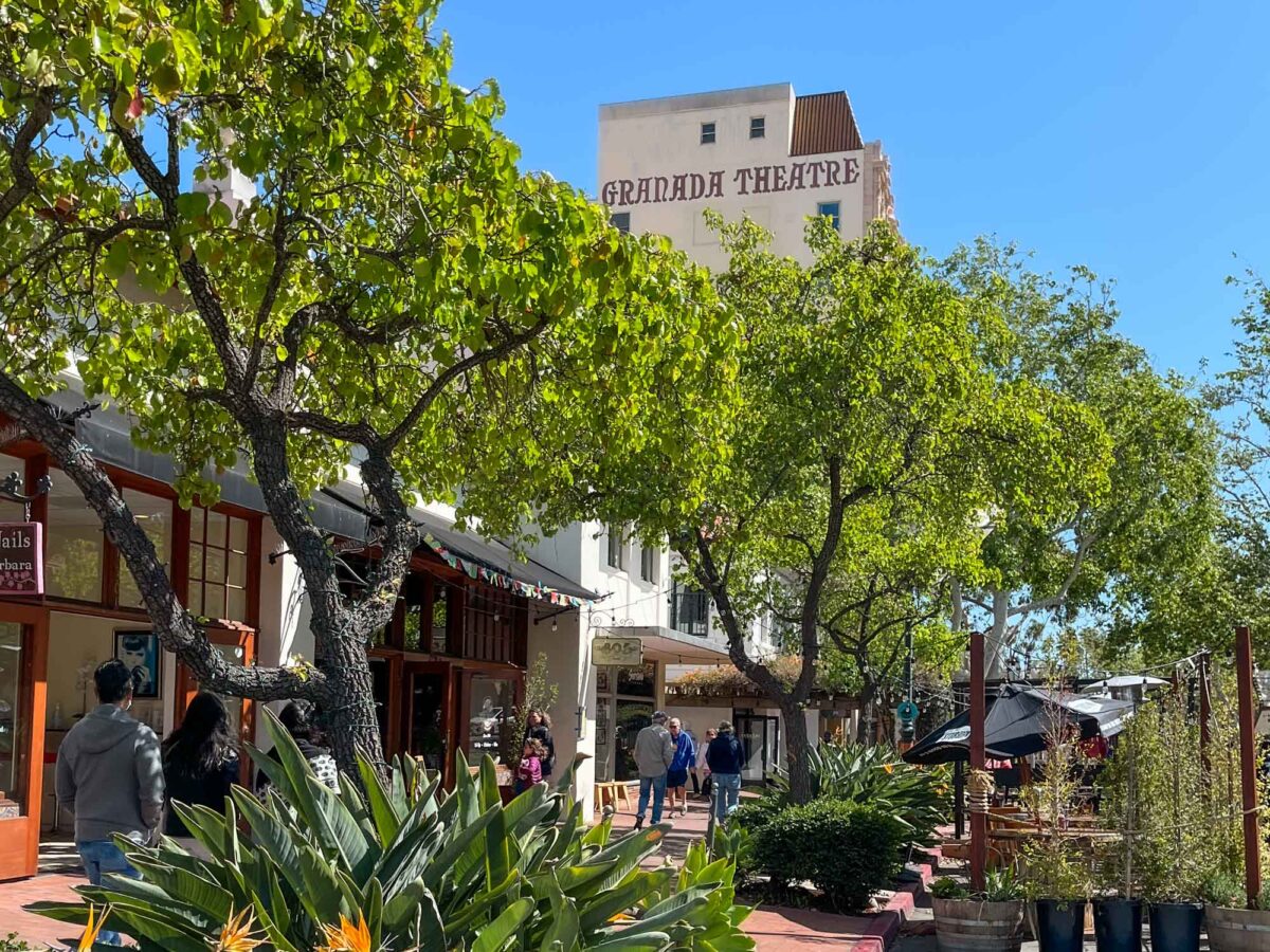 State Street Downtown Santa Barbara | Photography by Carla Gabriel Garcia